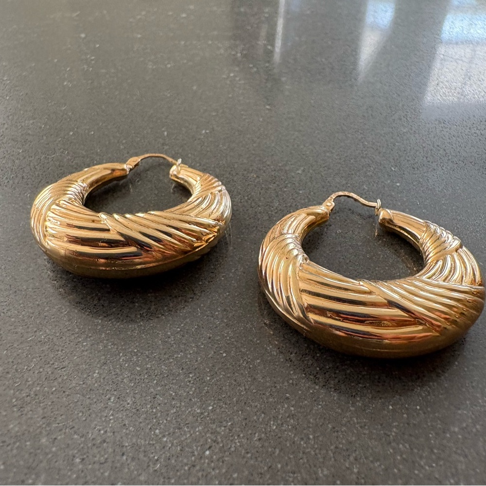 14K Gold Vintage Italian UnoAErre Twisted Rope Hoop Earrings ✨ - Picture 5 of 11